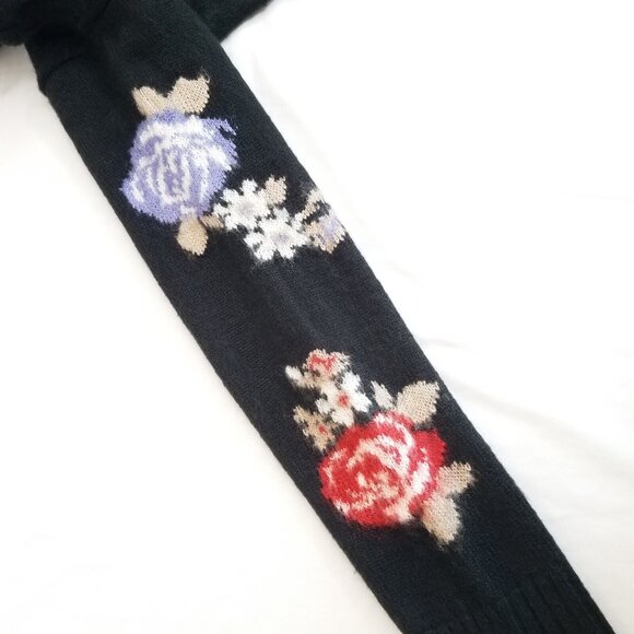 Forever 21 Black Floral Short Cardigan Sweater LARGE Red Blue Fuzzy Soft - Picture 14 of 15